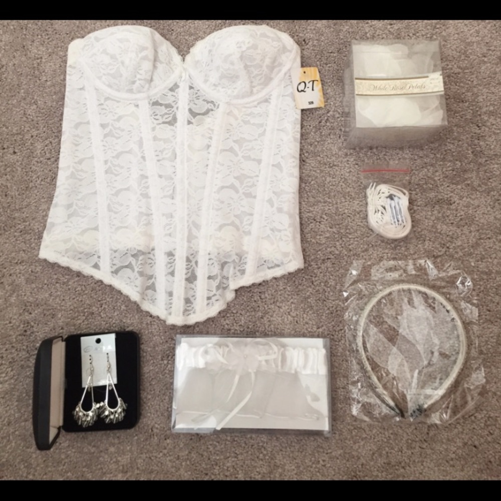 NWT White Wedding Dress Corset SZ 32B